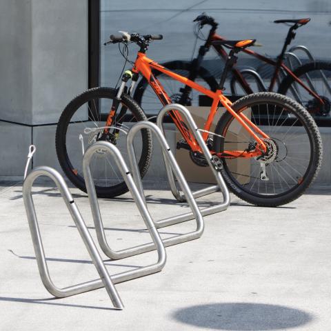 Cicloparcheggio qui! Cicloparcheggio qui!